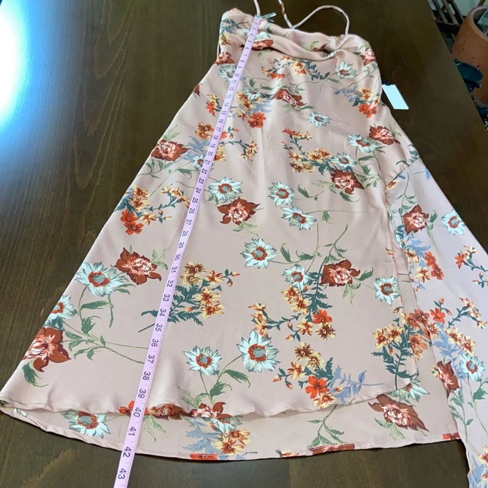 Elegant Dark Blush Floral Slip Dress, size M by ASTR The Label - Picture 15 of 16